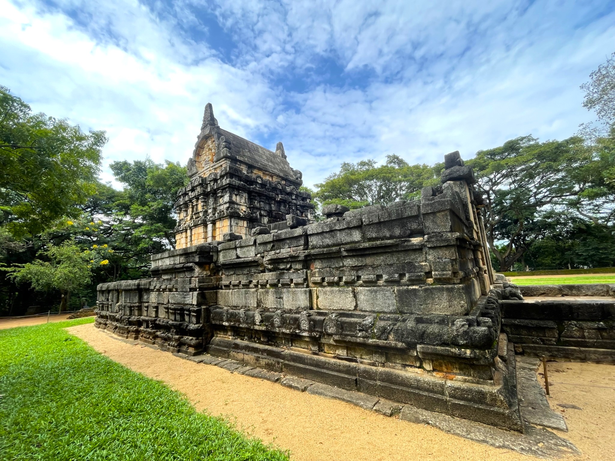 Nalanda Gedige Stone Carvings